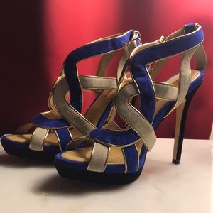 BCBGMAXAZRIA Gold Blue and White Heels